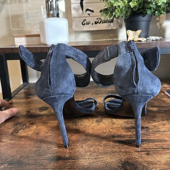 Banana Republic blue suede heels size 9‎ - Picture 3 of 8